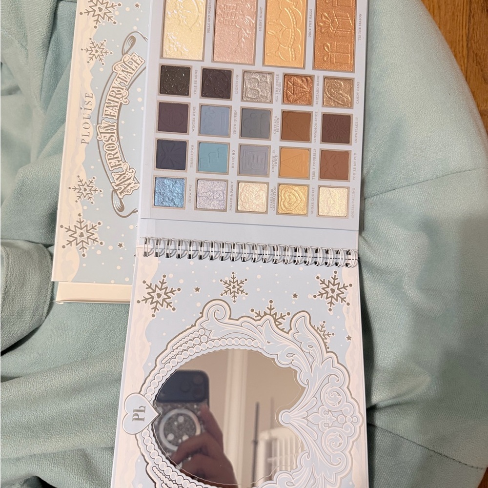 Plouise My Frosty Fairytale Eyeshadow Palette - Picture 2 of 2